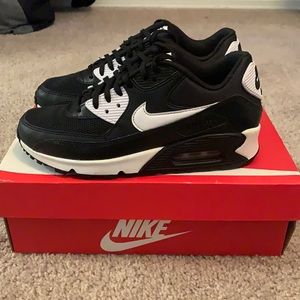 Women’s Nike Air Max 90 Essential